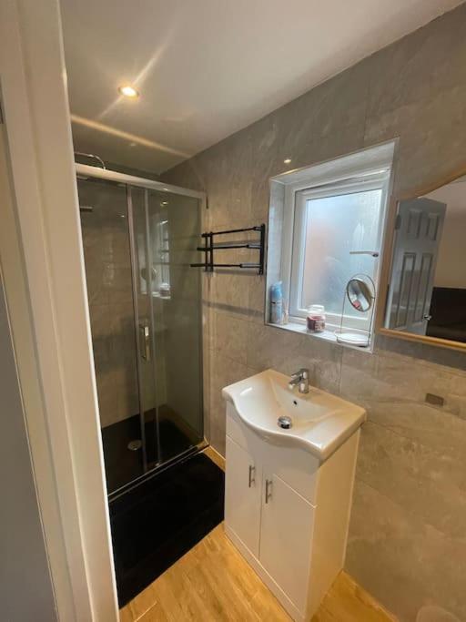 One Bedroom Annex With Private Entrance Morden  Exteriér fotografie